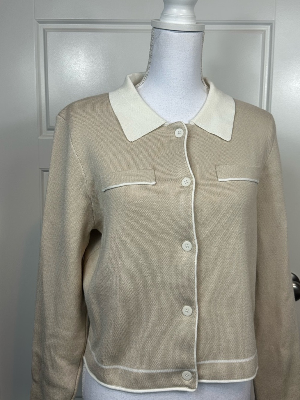 Emerson Lang Young Contemporary Classic Polo Beige Cardigan Sweater Size Large - Picture 3 of 11